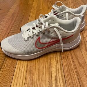 Nike White/ Light Gray/Red Sneakers